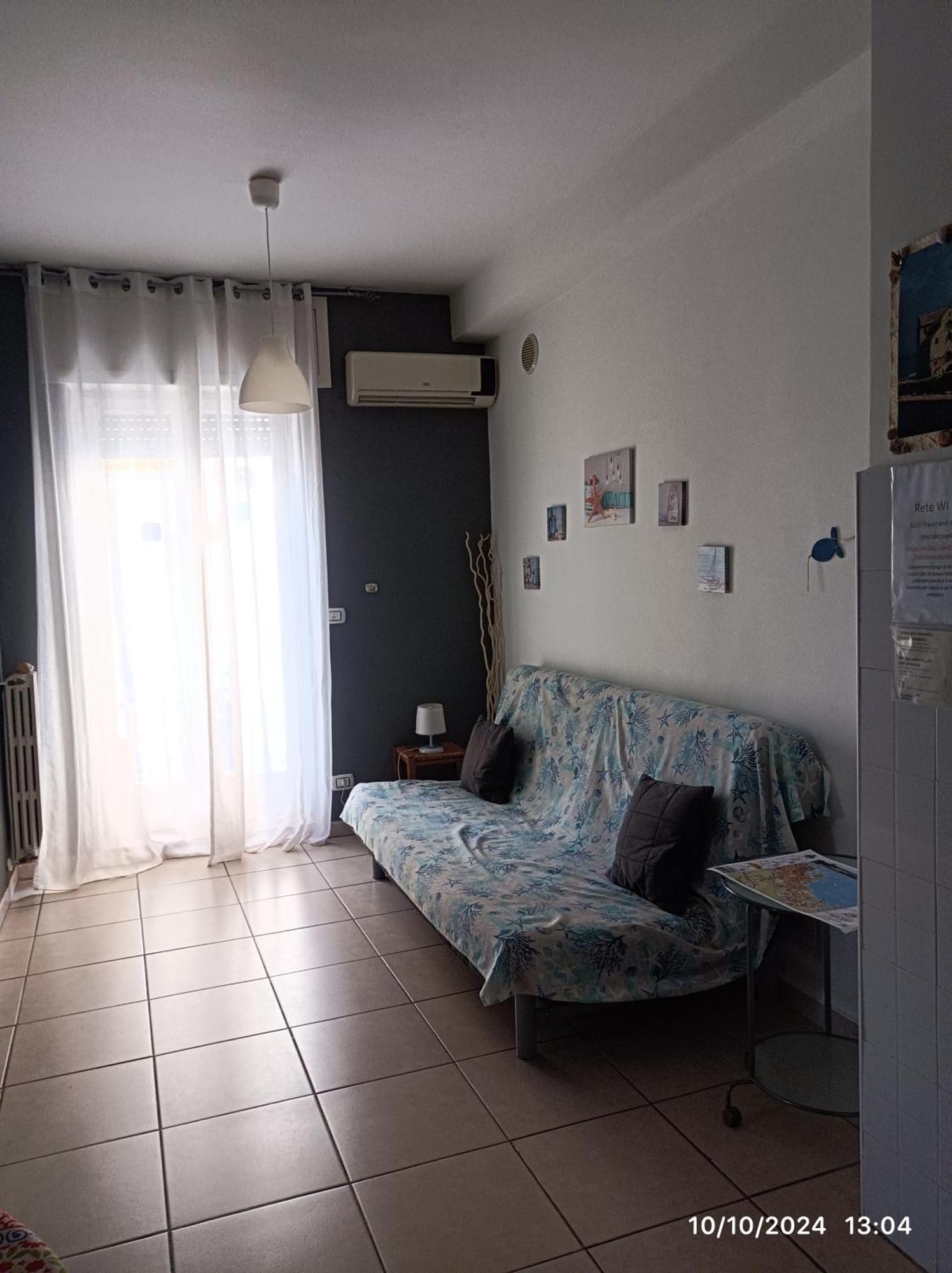 Hotel Travel And Living Trani Zewnętrze zdjęcie