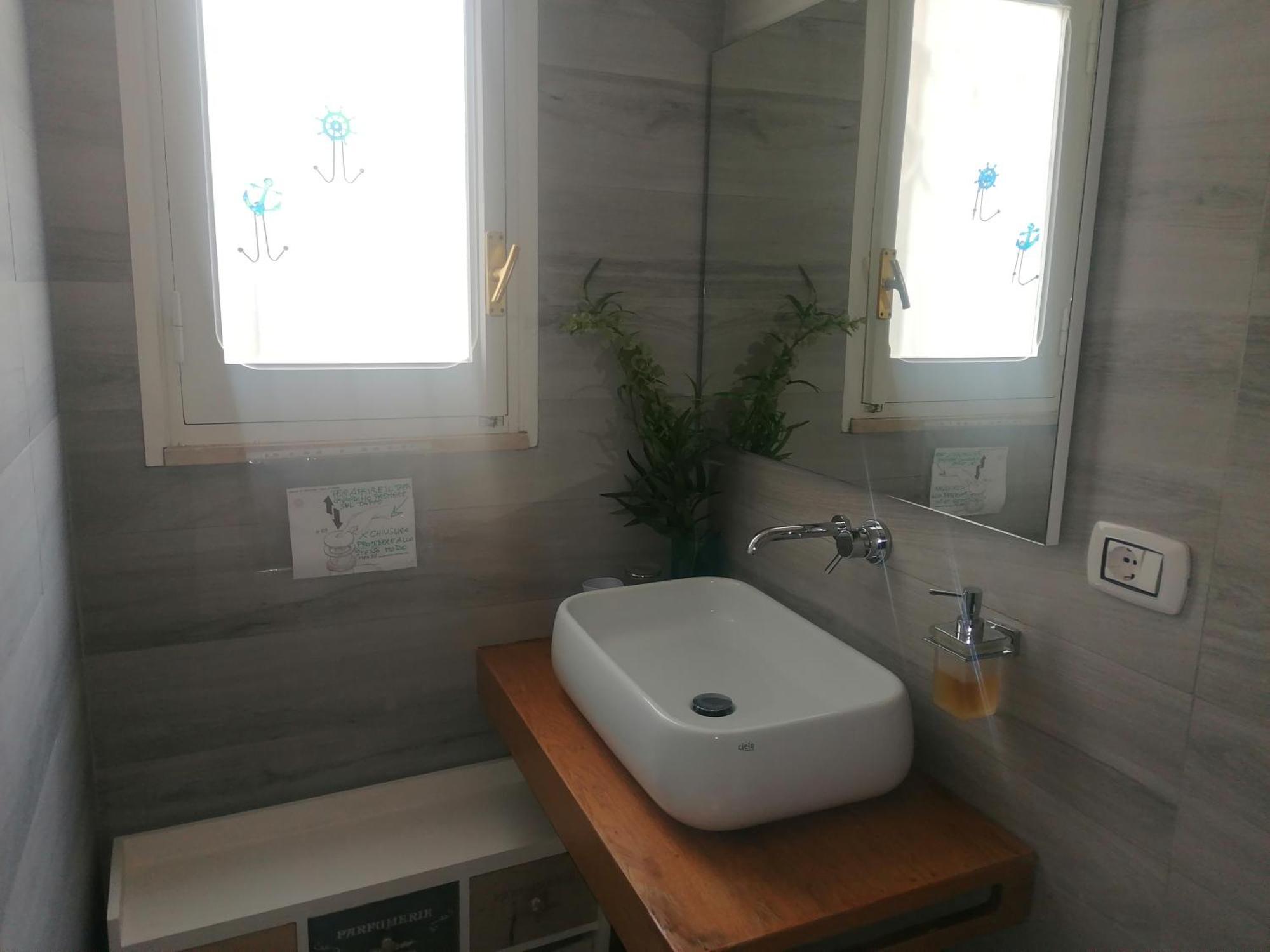 Hotel Travel And Living Trani Zewnętrze zdjęcie