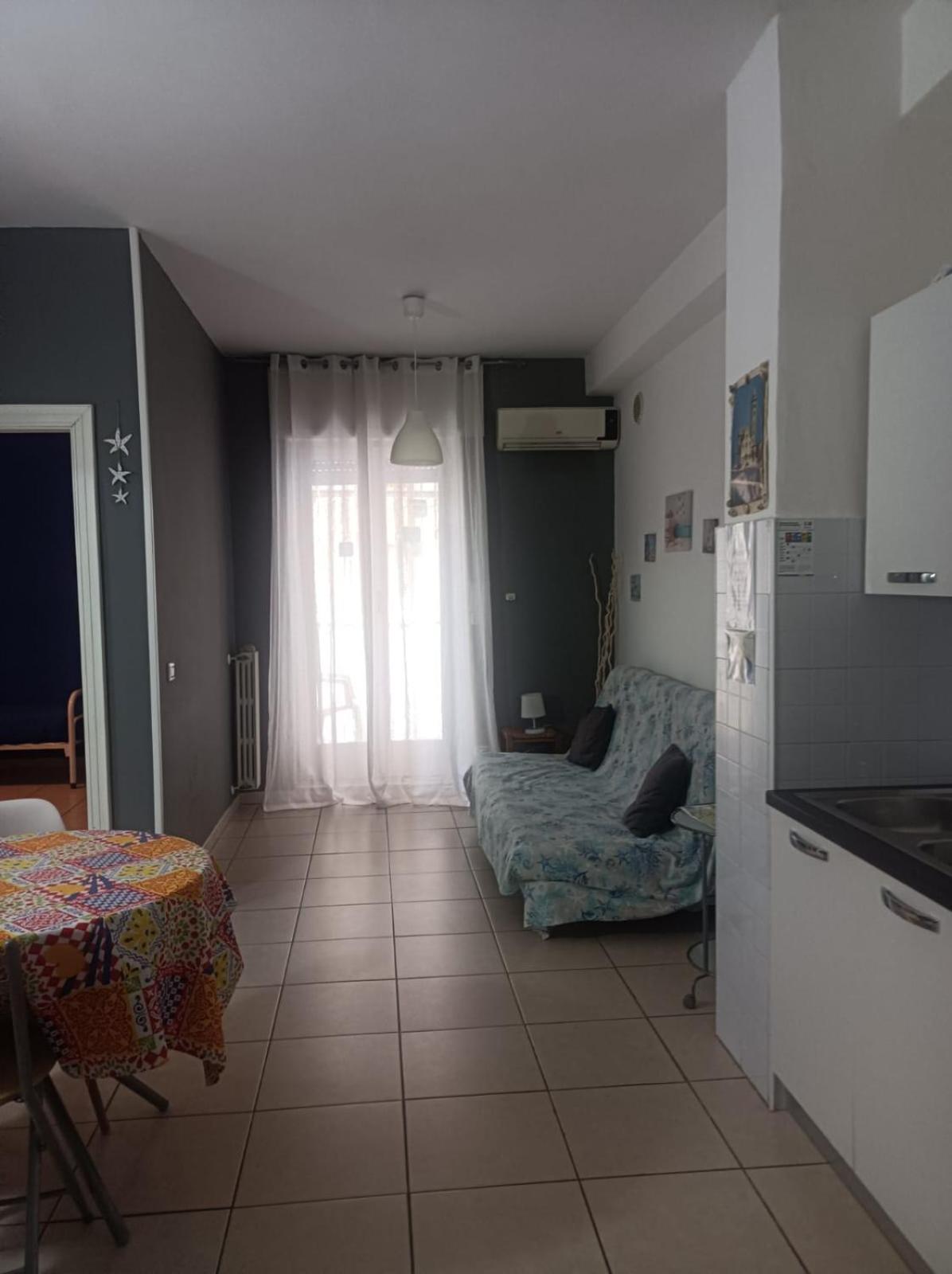 Hotel Travel And Living Trani Zewnętrze zdjęcie