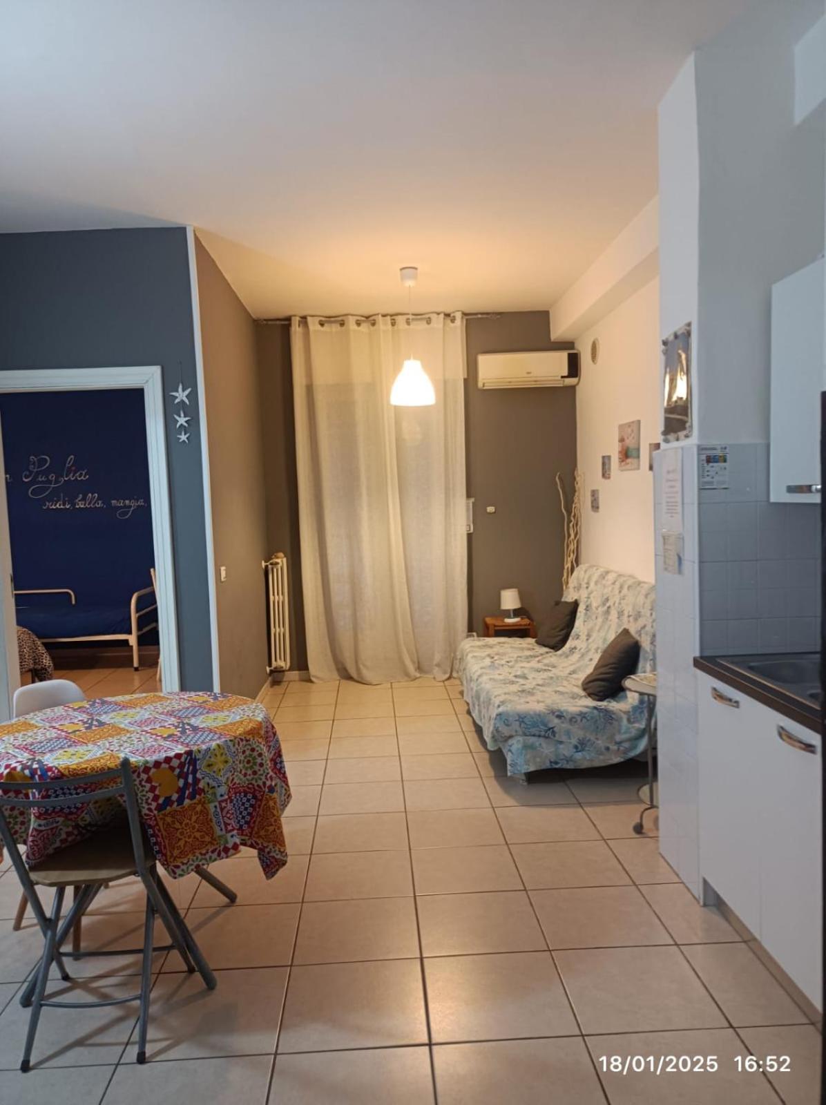 Hotel Travel And Living Trani Zewnętrze zdjęcie