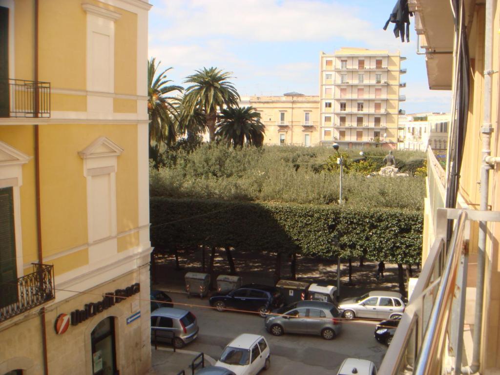 Hotel Travel And Living Trani Zewnętrze zdjęcie