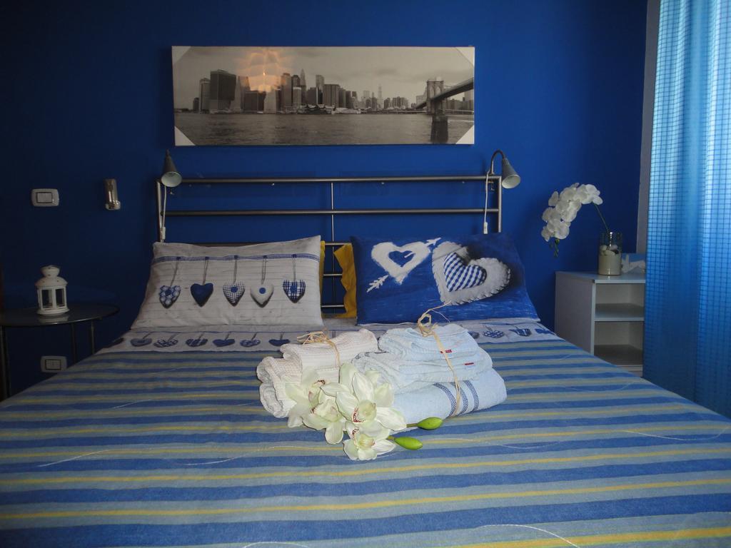 Hotel Travel And Living Trani Zewnętrze zdjęcie