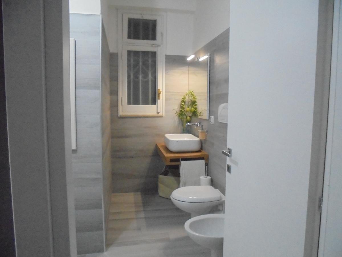 Hotel Travel And Living Trani Zewnętrze zdjęcie